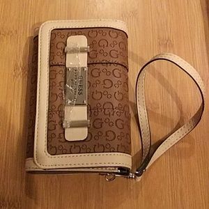 Guess Wristlet